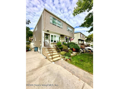 BEAUTIFUL 3 BEDROOM COLONIAL, NEW CENTRAL AIR, NEW BATHS, NEW - photo 2