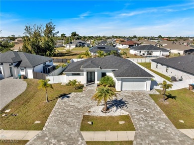 Welcome to this STUNNING, FURNISHED - TURNKEY home built in 2023 - photo 3