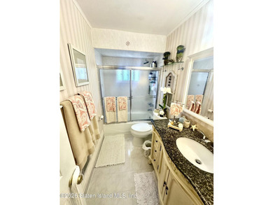 BEAUTIFUL 3 BEDROOM COLONIAL, NEW CENTRAL AIR, NEW BATHS, NEW - photo 10