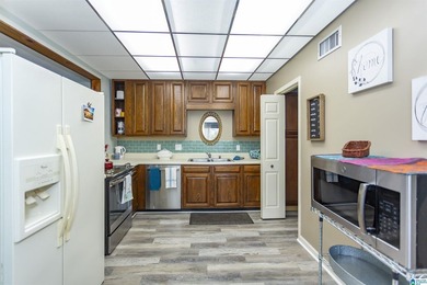 Spacious 2BR/2BA condo with beautiful mountain views and - photo 11