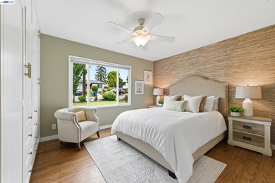On a spacious corner lot in Castro Valley's Baywood neighborhood - photo 22