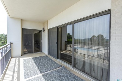 Spacious 2BR/2BA condo with beautiful mountain views and - photo 33
