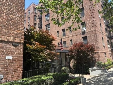WELCOME TO THIS SPACIOUS 1 BEDROOM CO-OP BUILDING IN THE HEART - photo 2