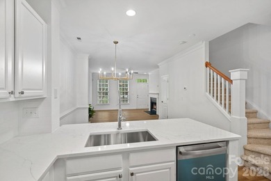 Welcome to effortless Davidson living in one of the area's most - photo 7