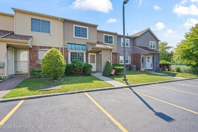 Move right into this beautifully updated 2 bedroom, 1.5 bath - photo 1