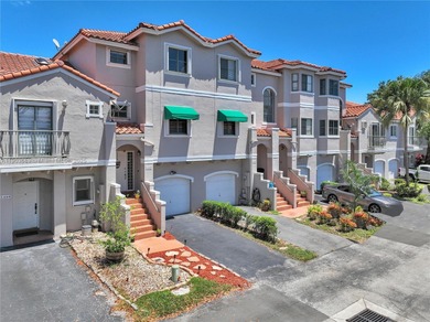 (private lake, pond, creek) Townhome/Townhouse For Sale in Sunrise Florida