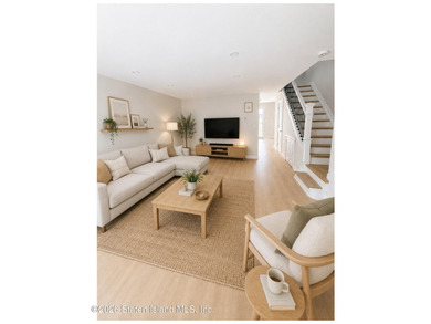 Welcome to 114 Redwood Loop, Staten Island, NY 10309. A - photo 3