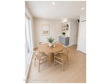 Welcome to 114 Redwood Loop, Staten Island, NY 10309. A - photo 5
