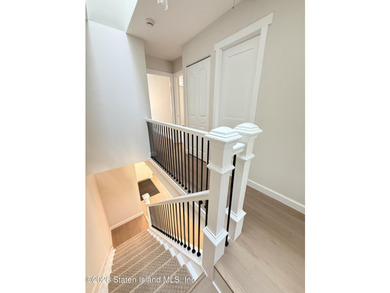 Welcome to 114 Redwood Loop, Staten Island, NY 10309. A - photo 9