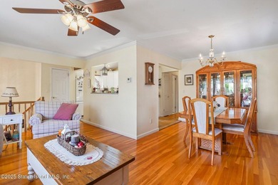 Welcome to this move-in ready gem nestled on a spacious corner - photo 10