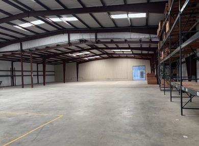 FOR SALE OR LEASE!!! NEED SPACE??? This Office/Warehouse offers - photo 16