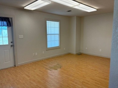 FOR SALE OR LEASE!!! NEED SPACE??? This Office/Warehouse offers - photo 17