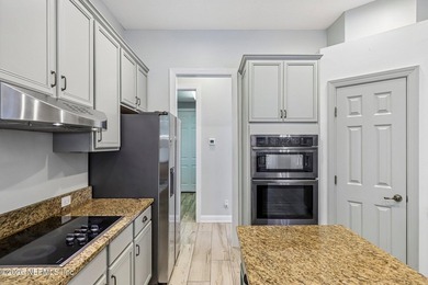 Beautifully updated Toll Brothers home with over $100,000 in - photo 29