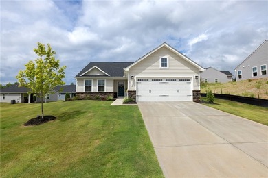 Welcome to your ultimate, turn-key dream home! This impressive - photo 1