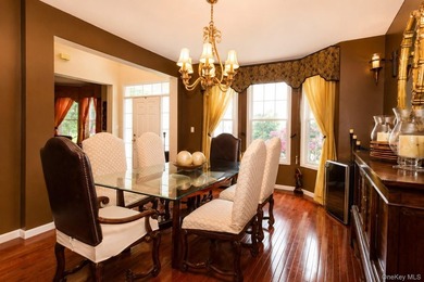 Luxury living in the prestigious gated community of Mansion - photo 9