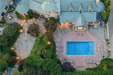 There are homes that impress, and those that redefine what it - photo 6