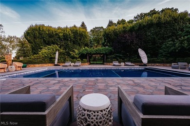 There are homes that impress, and those that redefine what it - photo 8