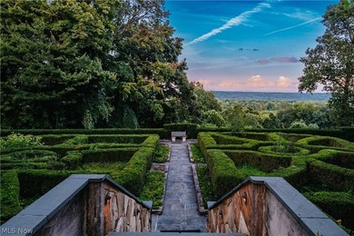 There are homes that impress, and those that redefine what it - photo 10