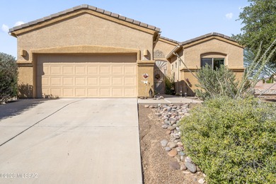 Discover the best of Green Valley at 470 W Calle Artistica. This