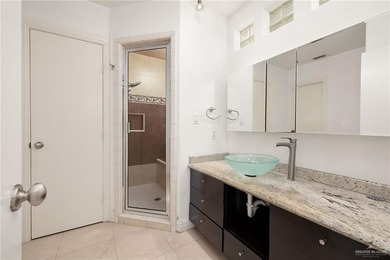 Welcome to your dream retreat! This stunning home boasts an - photo 19
