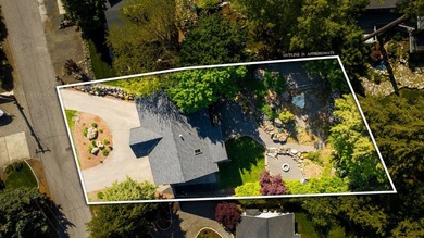 Welcome to The Tree House at Avondale Lane, a one-of-a-kind - photo 3