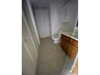 Unit is vacant, BBQ, Exercise room, meeting room, pool, on the