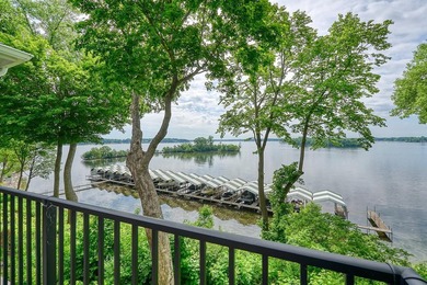 Experience Lake Minnetonka luxury in this like-new end-unit - photo 23