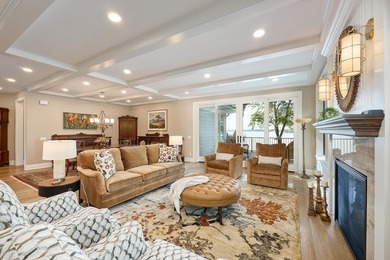 Experience Lake Minnetonka luxury in this like-new end-unit - photo 24