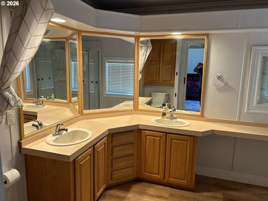 Come spread out and enjoy privacy and convenience on this - photo 27