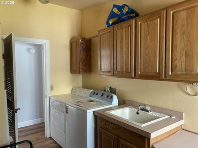 Come spread out and enjoy privacy and convenience on this - photo 31