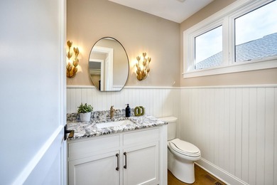 Experience Lake Minnetonka luxury in this like-new end-unit - photo 34