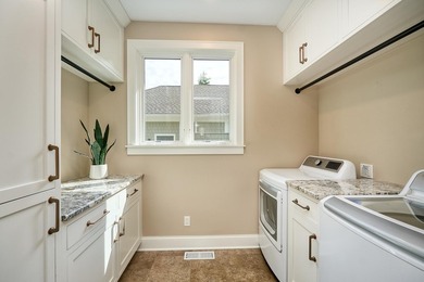 Experience Lake Minnetonka luxury in this like-new end-unit - photo 36
