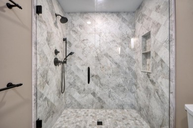 Experience Lake Minnetonka luxury in this like-new end-unit - photo 43