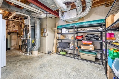 Experience Lake Minnetonka luxury in this like-new end-unit - photo 48