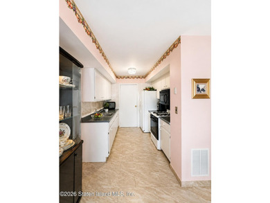 Welcome to this charming and well-maintained 2-bedroom, 1.5-bath - photo 7