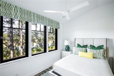 Delight in the welcoming luxury of this four-bedroom - photo 17