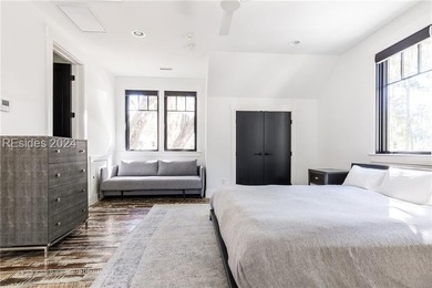 Delight in the welcoming luxury of this four-bedroom - photo 22