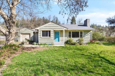 Rogue River Home For Sale in Trail Oregon