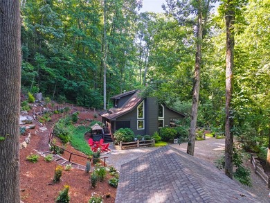 Cross Creek Cabin is one of only six houses in the neighborhood - photo 3