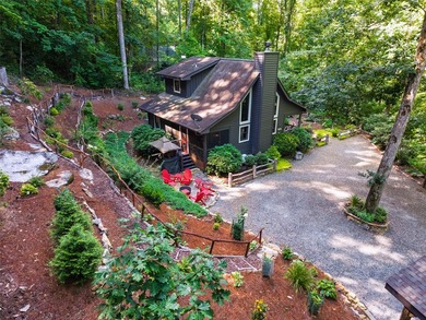 Cross Creek Cabin is one of only six houses in the neighborhood - photo 4