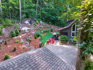 Cross Creek Cabin is one of only six houses in the neighborhood - photo 5