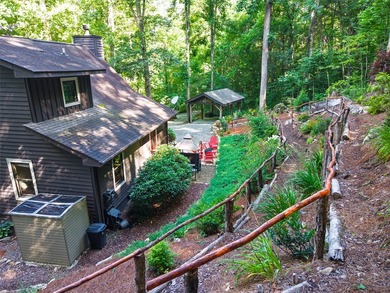 Cross Creek Cabin is one of only six houses in the neighborhood - photo 9