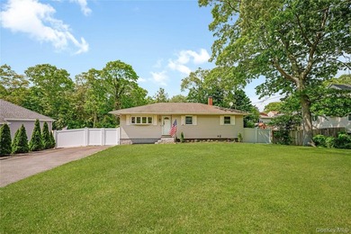 Charming, well maintained 3 bedroom ranch home situated midblock - photo 1