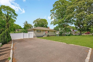Charming, well maintained 3 bedroom ranch home situated midblock - photo 2