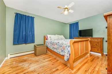 Charming, well maintained 3 bedroom ranch home situated midblock - photo 7