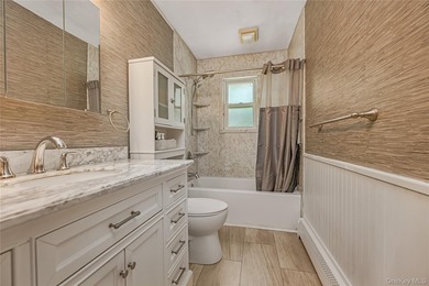 Charming, well maintained 3 bedroom ranch home situated midblock - photo 10