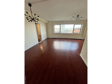 (private lake, pond, coastal) Home For Sale in Bronx New York