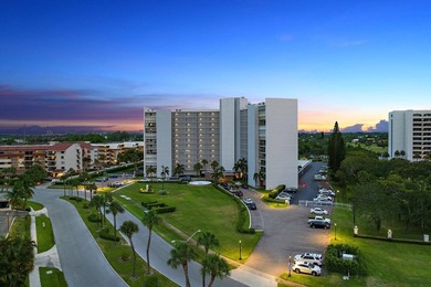 Welcome to 336 Golfview Road, Unit 905, a highly desirable - photo 5