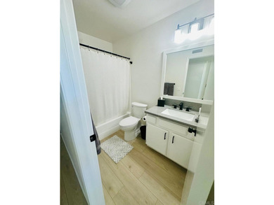 GREAT TOWNHOME IN LA JOLLA COLONY - photo 9