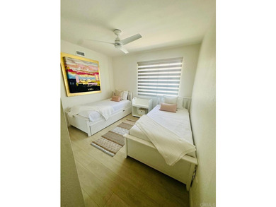 GREAT TOWNHOME IN LA JOLLA COLONY - photo 10